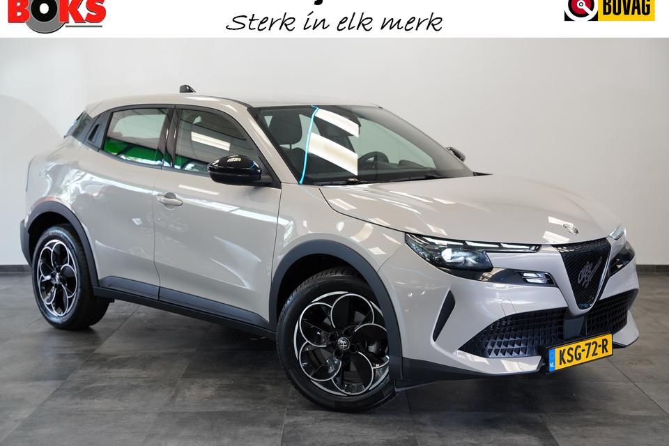 Alfa Romeo Junior Elettrica 54 kWh PDC ACC 18" LED