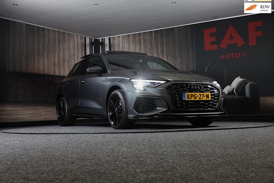 Audi A3 Sportback 45 TFSI e RS3 Look / 245 PK / RS Zetels / B & O / Leder / Lane Assist / Open Pano / Mat...